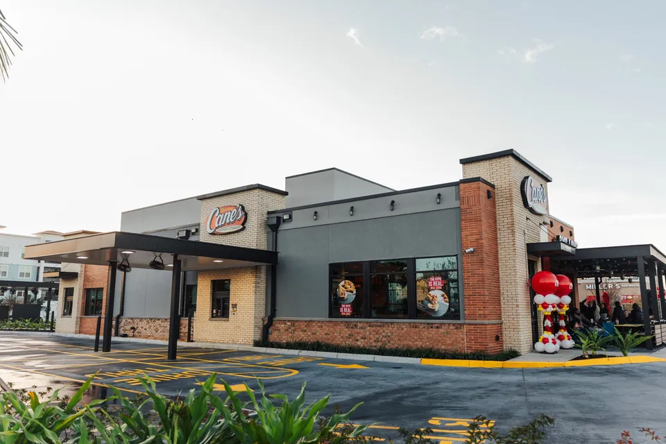 Raising Cane's Chicken Fingers on US192